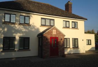 Cherry Farmhouse has Balcony rooms