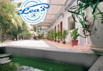 Lea s Guesthouse and Restaurant has Balcony rooms