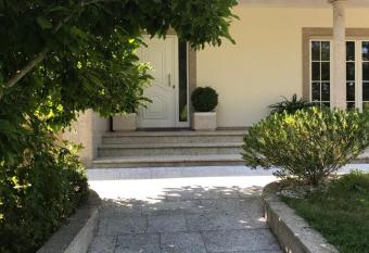 Camelias has Balcony rooms