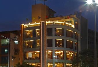 HOTEL RK REGENCY has Balcony rooms