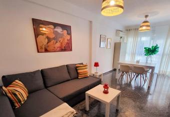   Centro y mar en un mismo lugar! allows 18 year olds to book a room