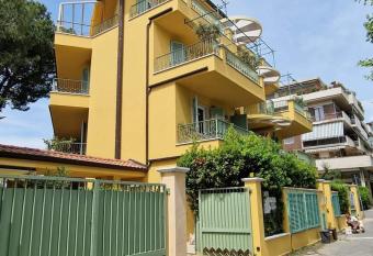 Il Viale has Balcony rooms