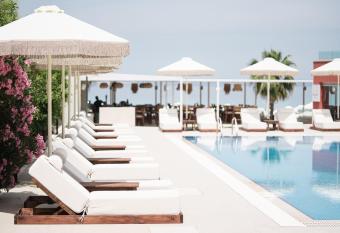 Ikyma Boutique has Balcony rooms