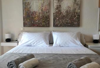 Mirabilis Studio allows 18 year olds to book a room