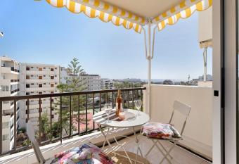 Apto Svezda El Dorado has Balcony rooms