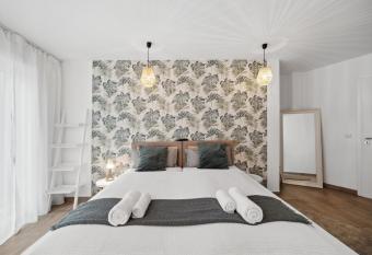 Sali Homes AM14 gro  es Apartment mit Terrasse im Zentrum has Balcony rooms