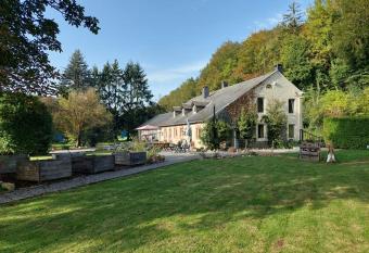 Au doux Chardon has Balcony rooms