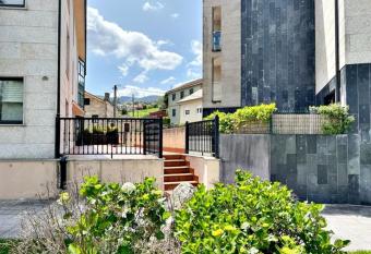 Orballo, Espacioso y Soleado Piso Con Parking has Balcony rooms