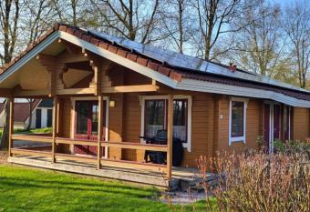 Wellness Bungalow Uppsala has Balcony rooms