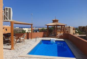 Villa Primavera and Villa Karim allows 18 year olds to book a room