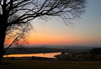 Thatchwood Cottage has Balcony rooms