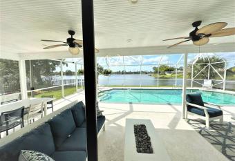 Sailboat 6/4 in Wellington Fl has Balcony rooms