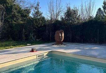 Location Appartement saisonnier has Balcony rooms