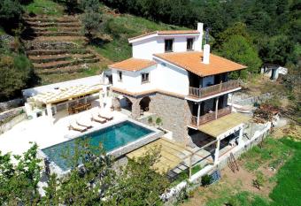 Villa Krio Pigadi has Balcony rooms