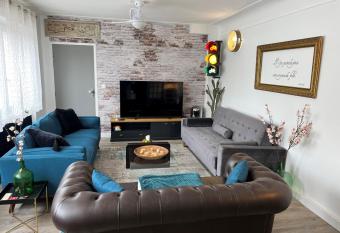 La suite du Theatre allows 18 year olds to book a room