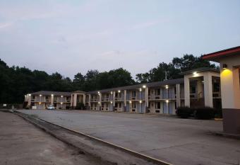 Super 8 by Wyndham Arkadelphia Caddo Valley Area has Smoking rooms