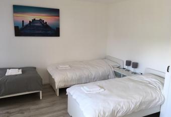 Taut Monteurzimmer has Balcony rooms