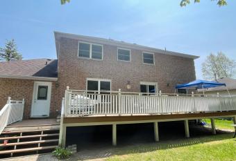 Beach&Golf wasaga villa has Balcony rooms