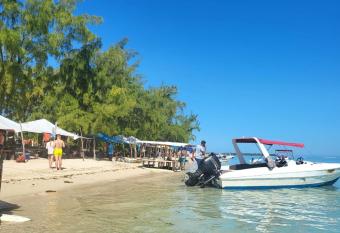 DOOK S APARTMENT GRAND BAIE has Balcony rooms