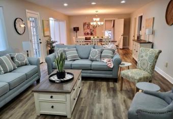 The Residence at Hilltop Acres - Clarksville, TN (1335 Whitt Ln) has Balcony rooms