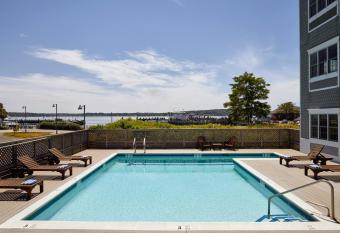 The Harbor Front Inn has Balcony rooms