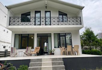 Villa Mountview has Balcony rooms