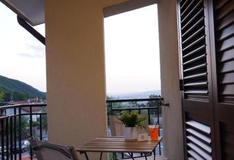 Cerchia Apartments has Balcony rooms