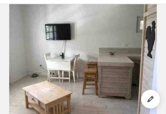 Roatan, West Bay Apartment one Bedroom has Balcony rooms