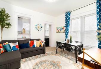 Charming Historic Studio w/ King Bed + Fast Wifi has Balcony rooms