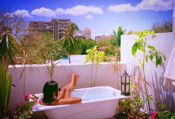 Your Sanctuary in CityCenter, Netflix, Outdoor Tub has Balcony rooms