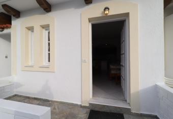 Villa Aristea allows 18 year olds to book a room