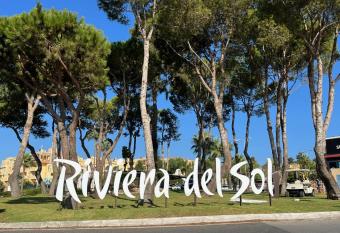 Apartamento 5 Oasis Club allows 18 year olds to book a room