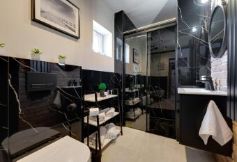 Apartament In The Sky z prywatn   saun   i jacuzzi by Dream Apart allows 18 year olds to book a room