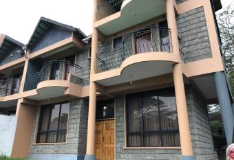 Villa Elementaita with Pool has Balcony rooms