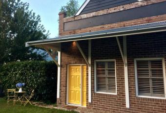 Bundanoon Bijou - Southern Highlands accommodation allows 18 year olds to book a room