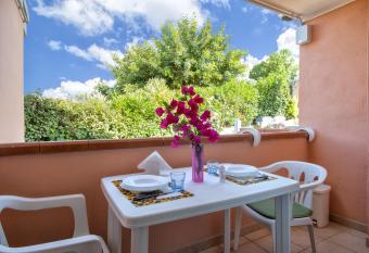 Casetta Brandinu has Balcony rooms