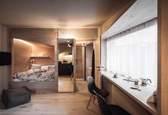 Rousa little guesthouse Cosy has Balcony rooms