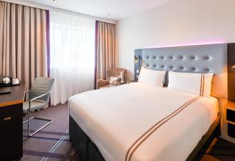 Premier Inn Saarbr  cken City Congresshalle allows 18 year olds to book a room