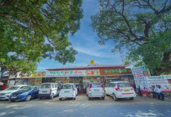 VEGGIES RESIDENCY & PURE VEG RESTAURANT has Smoking/Balcony rooms