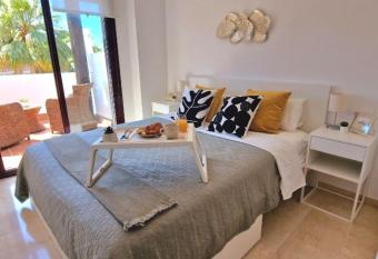 Sunny Apartment in Riviera del Sol has Balcony rooms