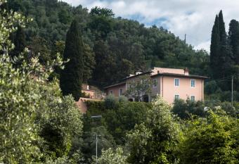 Residence Collecchio has Balcony rooms