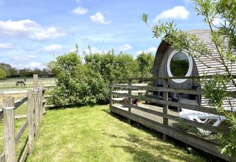 Armadilla 3 at Lee Wick Farm Cottages & Glamping has Balcony rooms