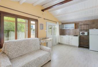 Flashdance has Balcony rooms