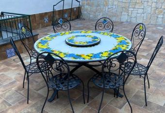 CASA MARIA has Balcony rooms