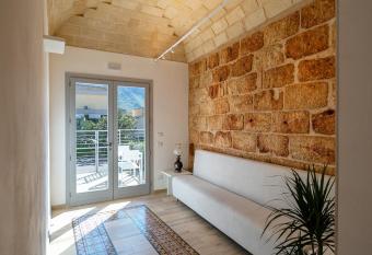 Butiko has Balcony rooms