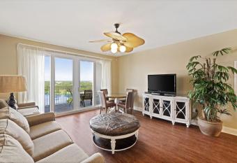 Laketown Wharf #1230 by Nautical Properties Vacation Rentals has rooms with a private hot tub