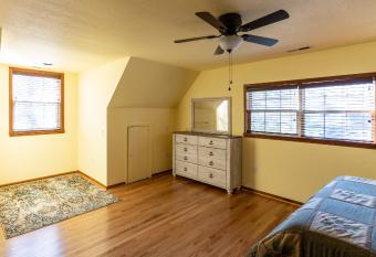 Lady of the Lake - Family Lakefront Cabin on Lake Nantahala has Balcony rooms