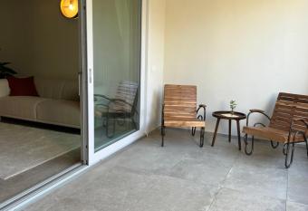 Charming apt in Villa with jacuzzi in Milan has rooms with a private hot tub