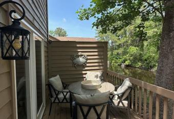 NEW LISTING! Introducing Your Dream Getaway in Sea Pines, Hilton Head has rooms with a private hot tub