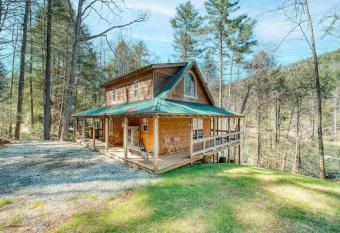 Suches House Cabin Lake and Mountain Views plus BBQ has Balcony rooms